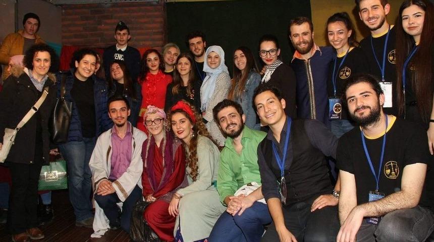 Sui Generis Tiyatro, Trabzon&rsquo;da Tam Not Aldı