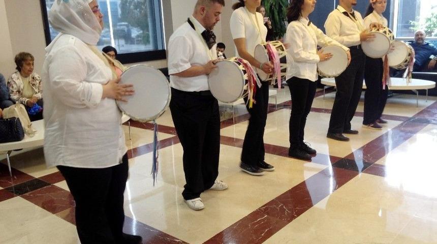 &Ccedil;engel Ritim At&ouml;lyesi&rsquo;nden Hastanede Konser