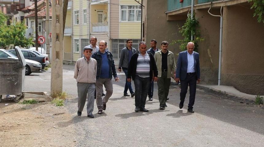 Başkan &Ccedil;alışkan, Abbas Mahallesinde İncelemelerde Bulundu