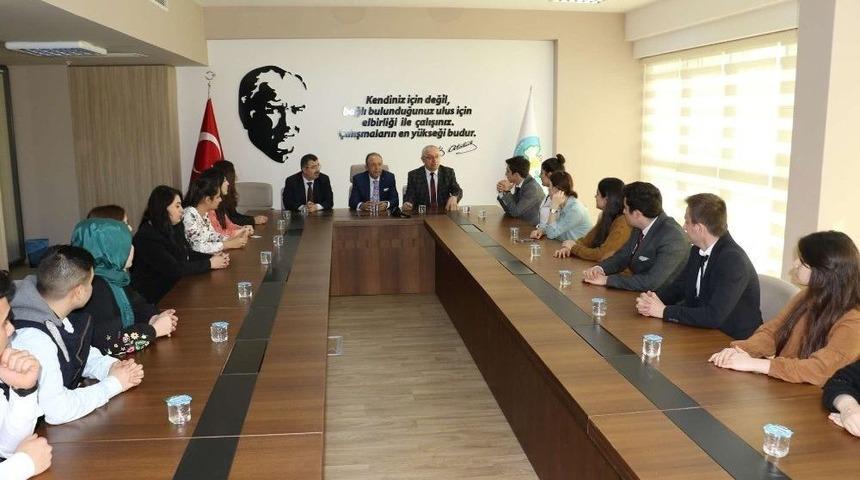 &Uuml;niversite &Ouml;ğrencileri B&uuml;y&uuml;kşehirle Deneyim Kazanıyor