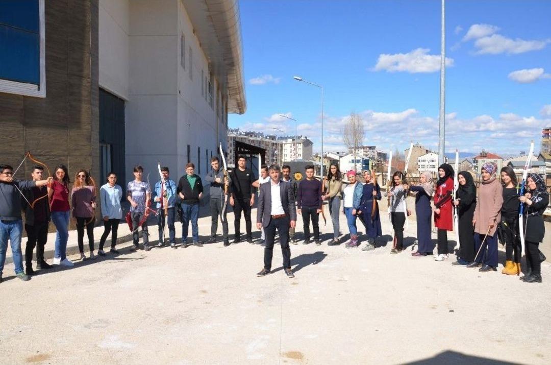 Muş&rsquo;ta Ata Sporu Ok&ccedil;uluğa Yoğun İlgi