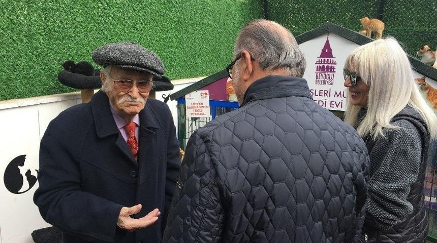 Eşref Kolçak’tan Cenazede Selfie Skandalına Açıklama