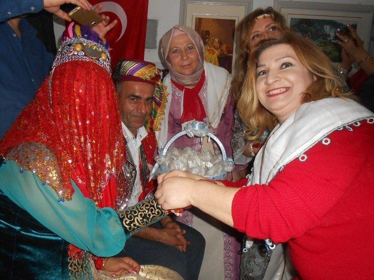 Türkmen Usulü ‘’görücü Usulü Kız İsteme’’ Oyununu Sahnelediler G2