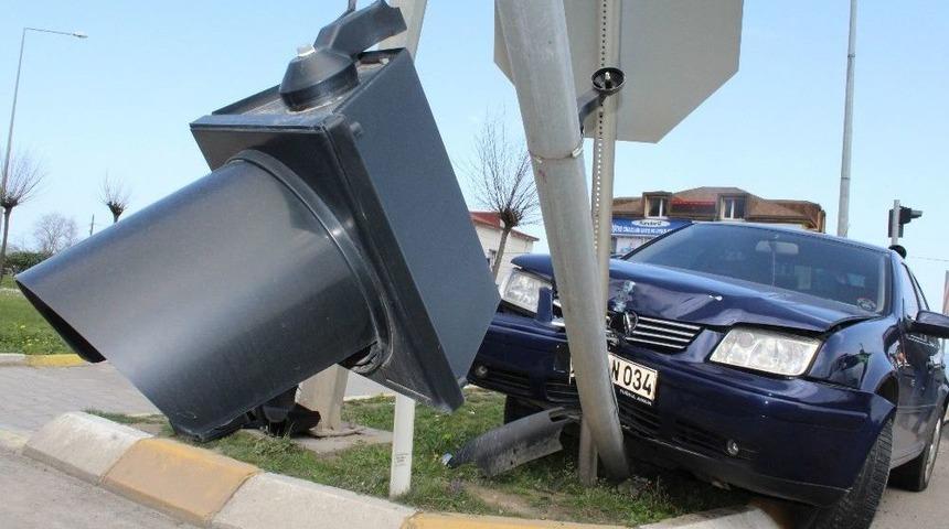 &Uuml;nye&rsquo;de Maddi Hasarlı Kaza