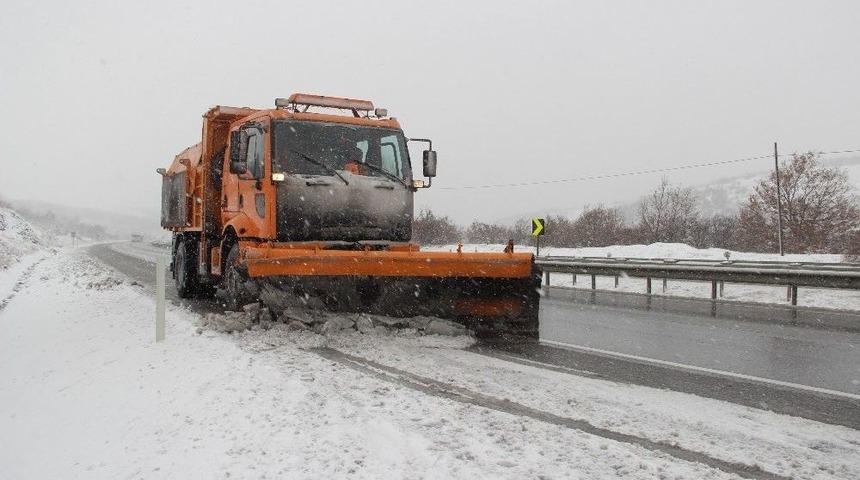 Kar Sürücüleri Hazırlıksız Yakaladı