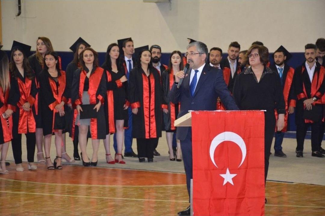 Zile&rsquo;de Mezuniyet Coşkusu