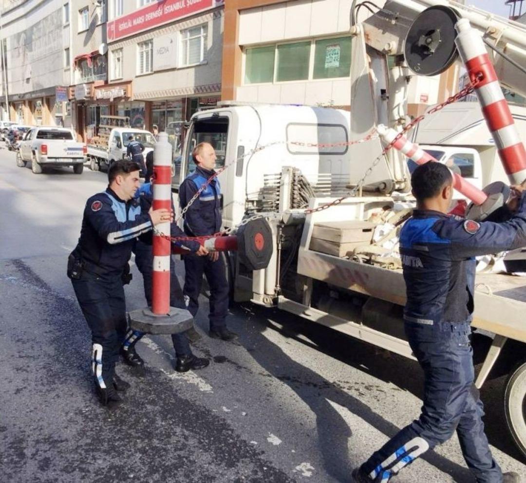 Ey&uuml;psultan&rsquo;da Yolu İşgal Eden D&uuml;kkan Sahiplerine Zabıtadan Operasyon