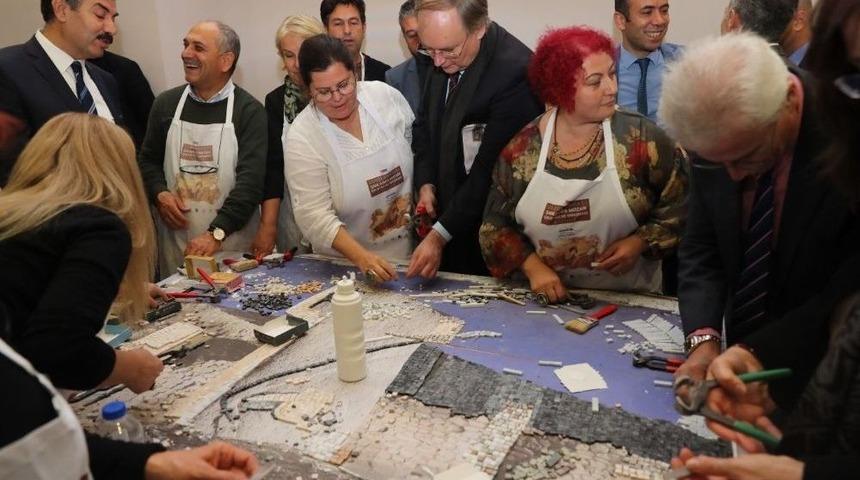 B&uuml;y&uuml;kel&ccedil;ilerden, Mozaik &Ccedil;alıştayına Tam Not