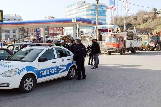 Ceza Yazılmasına Sinirlenince Kamyonunu Yakmak İstedi