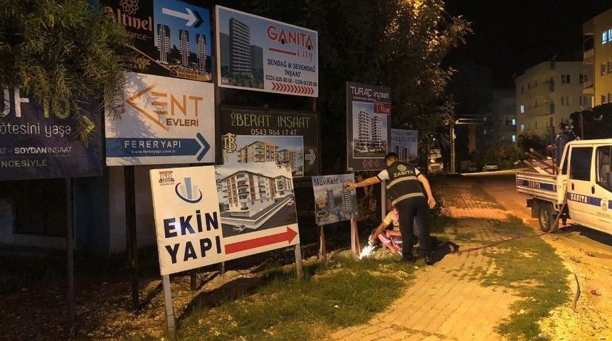 Zabıta Ref&uuml;jlere Rastgele Konulan Tabelaları Kaldırdı