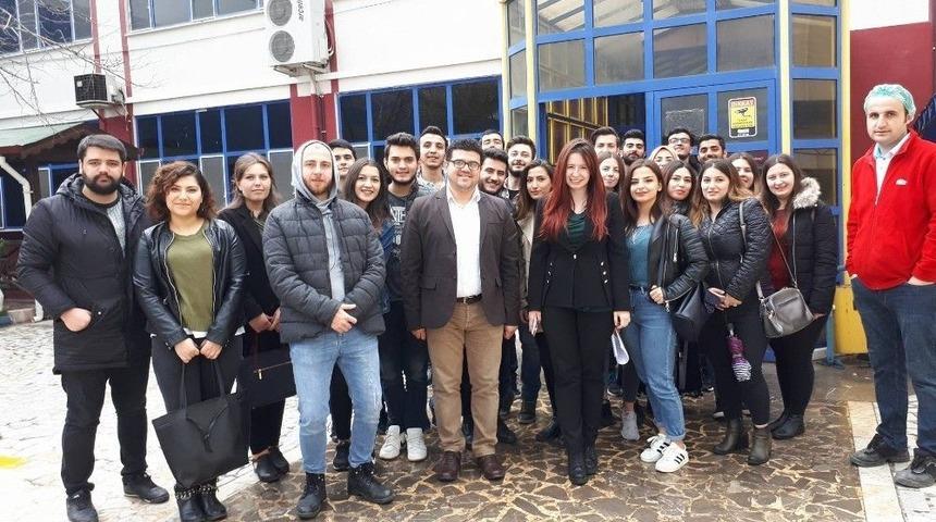 Burhaniye&rsquo;de &Uuml;niversiteliler Fabrika Ziyareti Yaptı