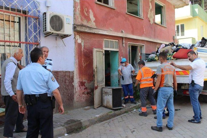 Evden 5 Kamyon Çöp Çıktı G3