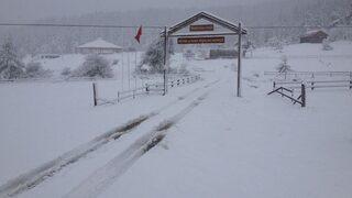 Kastamonu’da Etkili Olan Kar Yağışı Elektrik Tellerini Kopardı