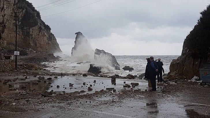 Bartın’da Şiddetli Fırtına Hayatı Olumsuz Etkiliyor G4