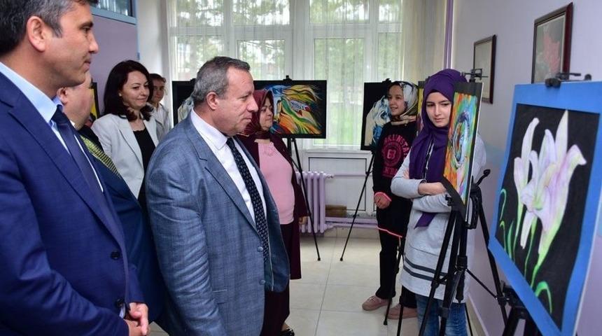 Nene Hatun’da Yıl Sonu Resim Sergisi