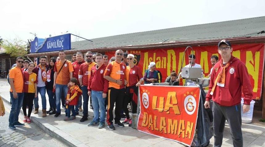 Galatasaray Taraftarlarından Şehitler İ&ccedil;in Lokma