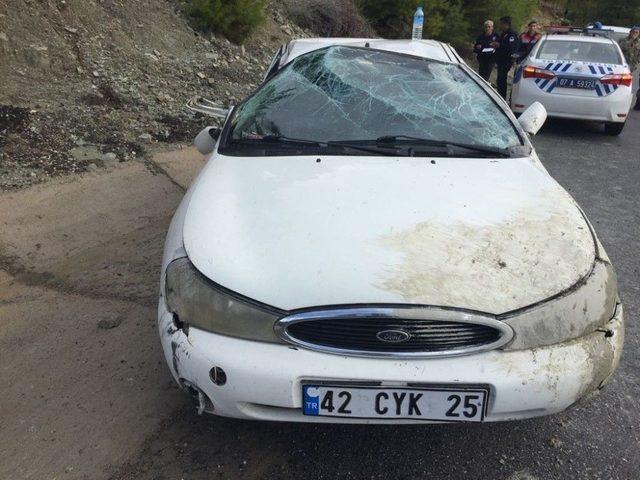 Otomobil Takla Attı: 1 Yaralı 2