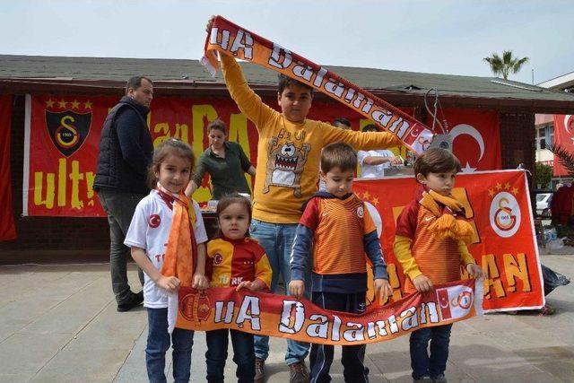 Galatasaray Taraftarlarından Şehitler İçin Lokma