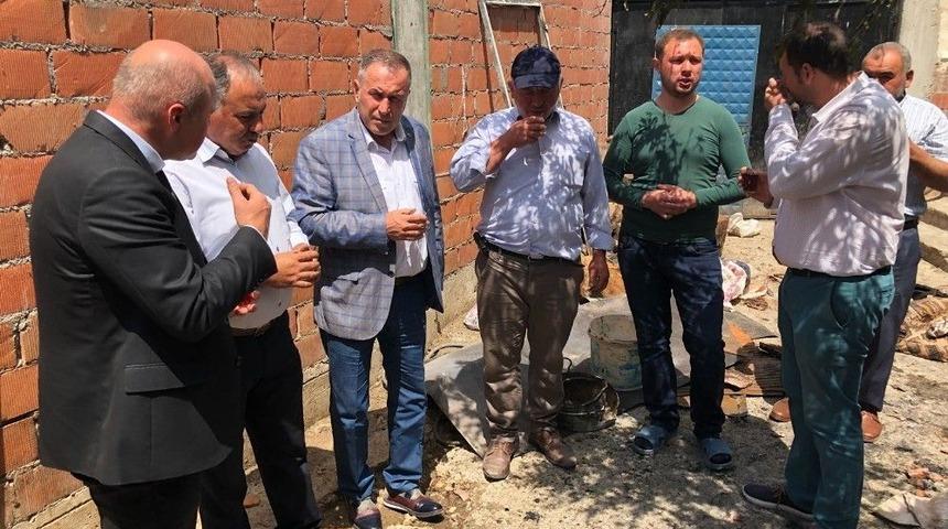 Manisa B&uuml;y&uuml;kşehir Evi Yanan Ailenin Yanında