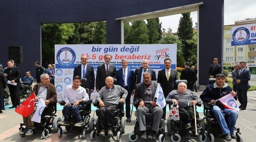 Şahinbey&rsquo;de 61 Engelliye Ak&uuml;l&uuml; Ve Tekerlekli Sandalye Dağıtıldı