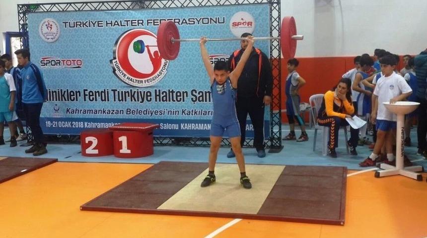 Yeni D&uuml;nya Şampiyonu Yetişiyor