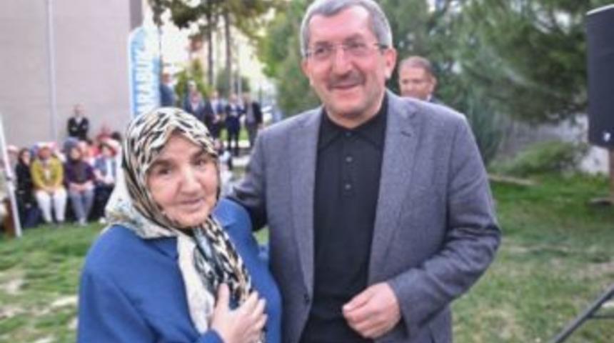 Başkan Vergili: &ldquo;sabrın, M&uuml;cadelenin Ve Hoşg&ouml;r&uuml;n&uuml;n Sembol&uuml; Olan Annelerimiz Başımızın Tacıdır&rdquo;