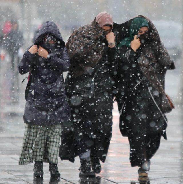 Kayseri’de Kar Yağışı Etkili Oldu 2