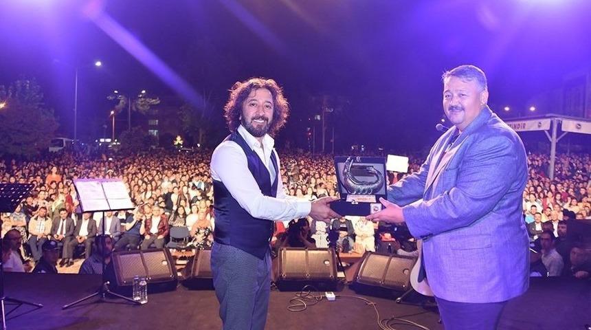 Chp&rsquo;li Belediye İptal Etti, Ceyhan Belediyesi Yaptı