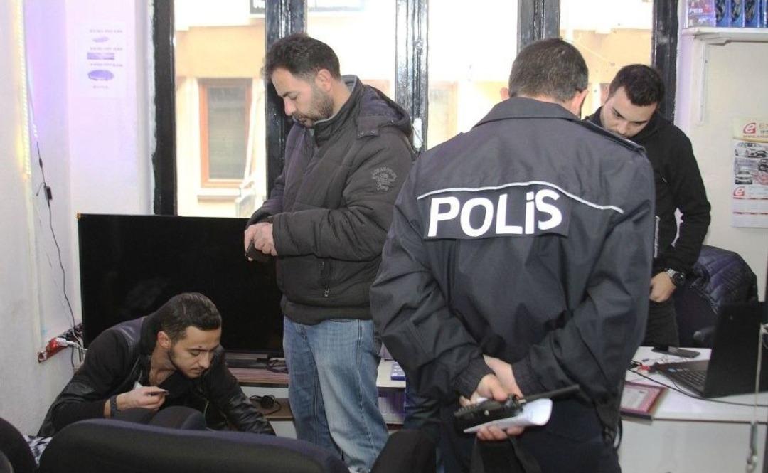 Isparta&rsquo;da 184 Polisli 48 Ekiple 102 İş Yerine Baskın