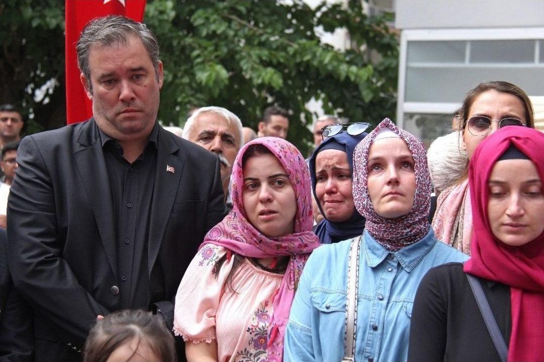 &Ouml;len 24 Can Anısına Anneler Anıtı G&ouml;zyaşlarıyla A&ccedil;ıldı