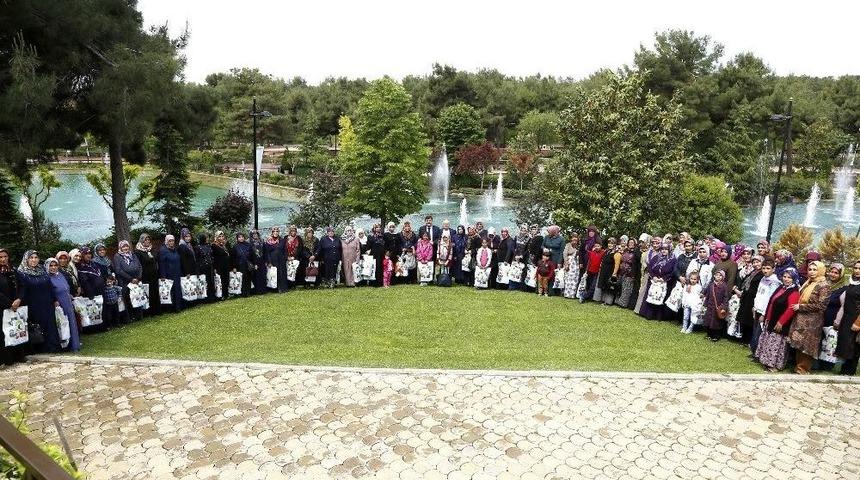 Başkan Fadıloğlu, Yetim Annelerin Anneler Günü’nü Kutladı