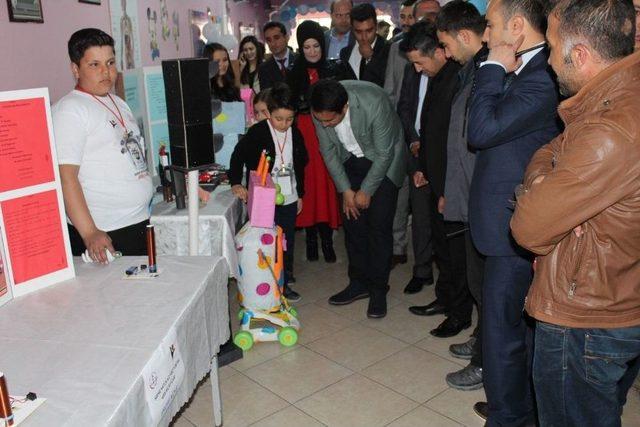 Çaldıran’da ‘tübitak 4006 Bilim Fuarı’ Sergisi