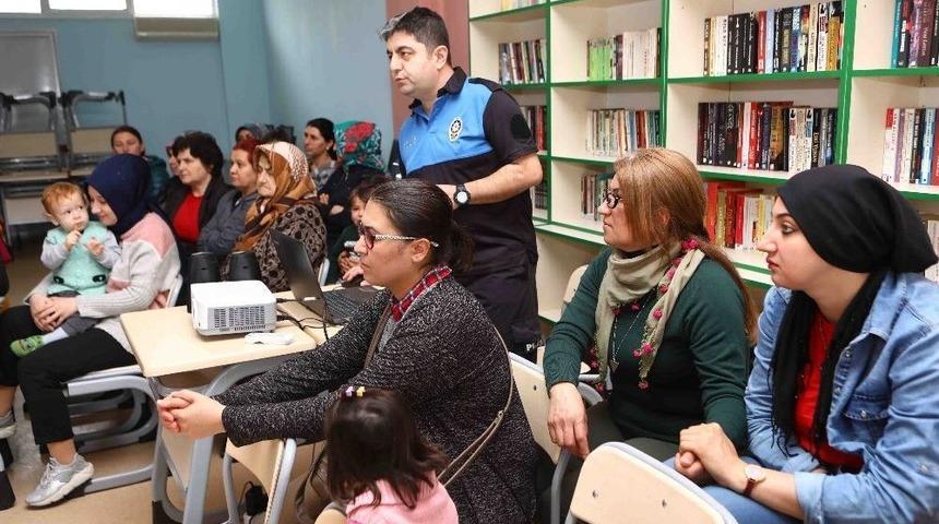 Bayraklı&rsquo;da &ldquo;kadına Şiddete Hayır&rdquo; Semineri