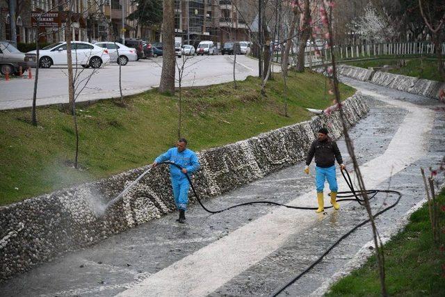 Isparta Çayboyu Kanalı Temizlendi