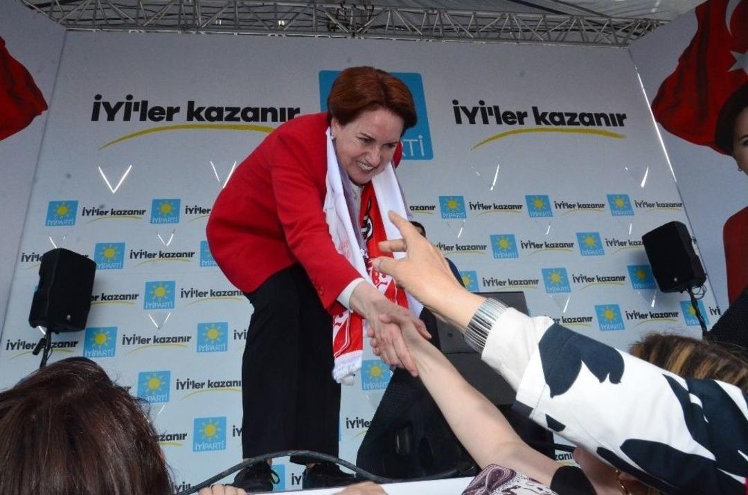 Akşener Balıkesir&rsquo;de Halka Hitap Etti