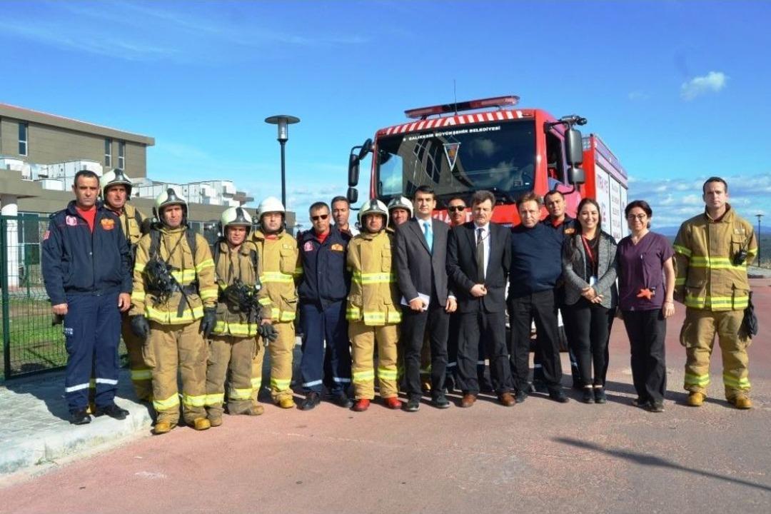 Ayvalık Devlet Hastanesi&rsquo;ndeki Yangın Tatbikatı Ger&ccedil;eğini Aratmadı