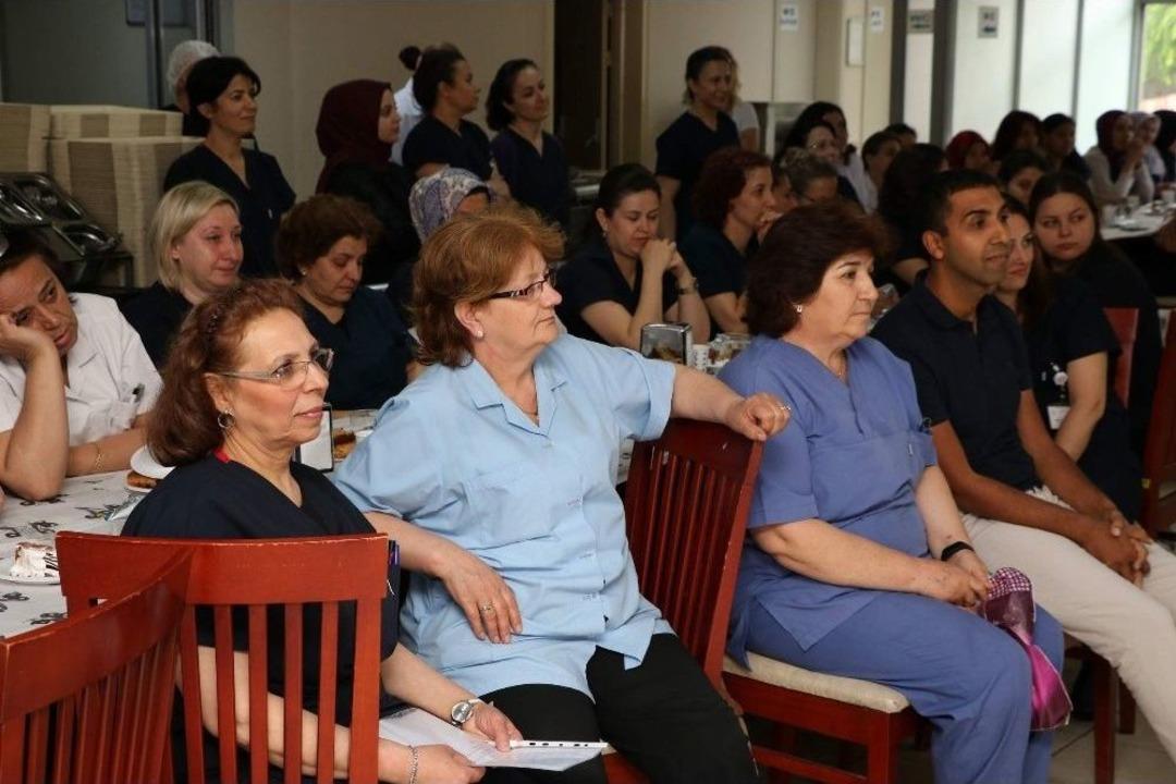 Manisa&rsquo;da Hemşireler G&uuml;n&uuml; Kutlandı