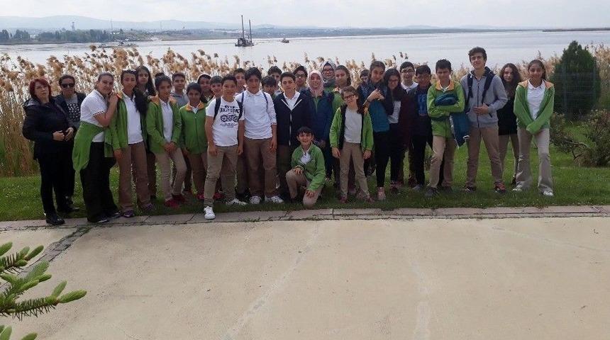 &Ouml;ğrenciler Mogan G&ouml;l&uuml; Temizlik &Ccedil;alışmalarını İnceledi