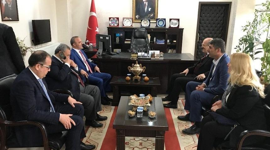 Başkan Kafaoğlu, Burhaniye&rsquo;de