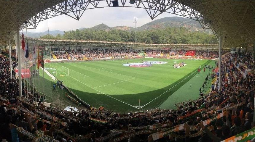 Alanyaspor Seyirci Rekorunu Kırdı