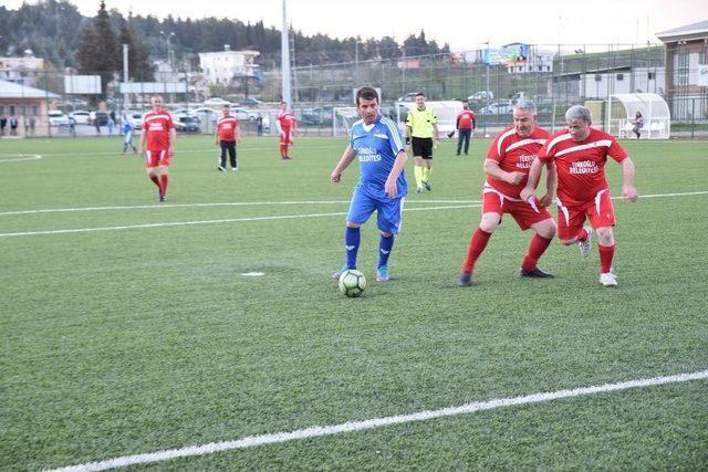 Emektarlar Futbolcular Yeşil Sahada