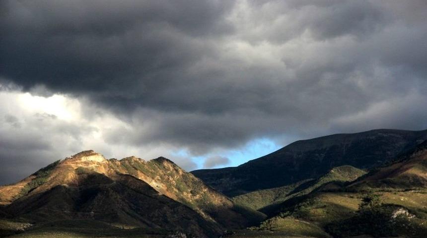 Hatay&rsquo;da Fırtına Hayatı Olumsuz Etkiledi