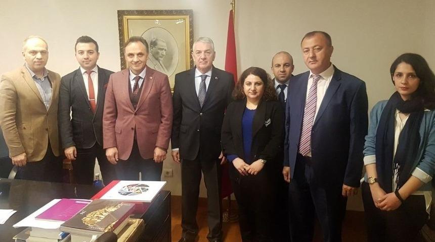 Dika’dan İspanya’ya Ziyaret