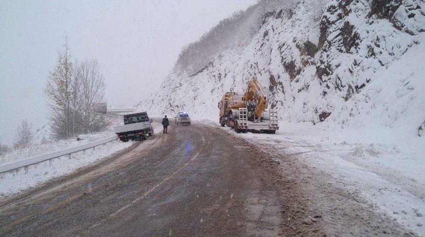 Sivas’ta Kar Ulaşımı Etkiledi