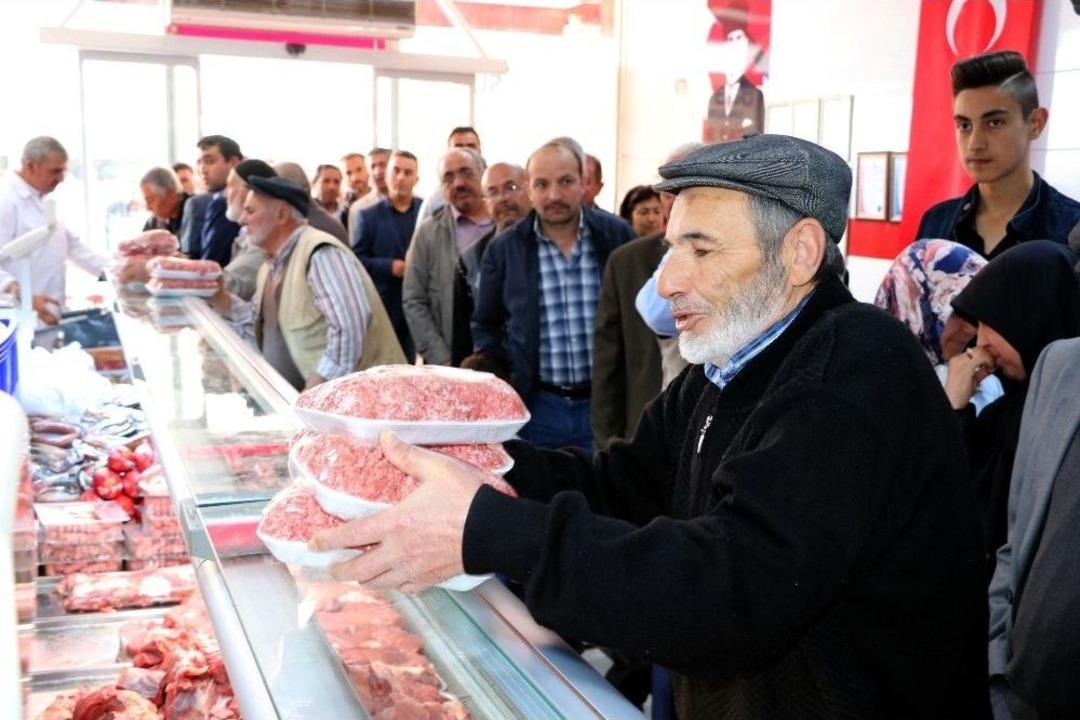 Yozgat&rsquo;ta Ramazan &Ouml;ncesi Ucuz Et Kuyruğu
