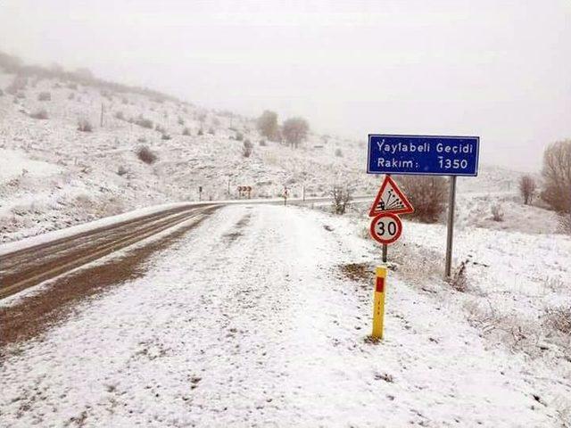 Tokat’ta Kar Yağışı Ulaşımı Etkiledi