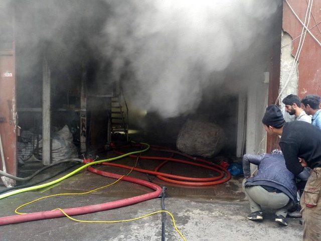 Bakırköy’de Korkutan Yangın