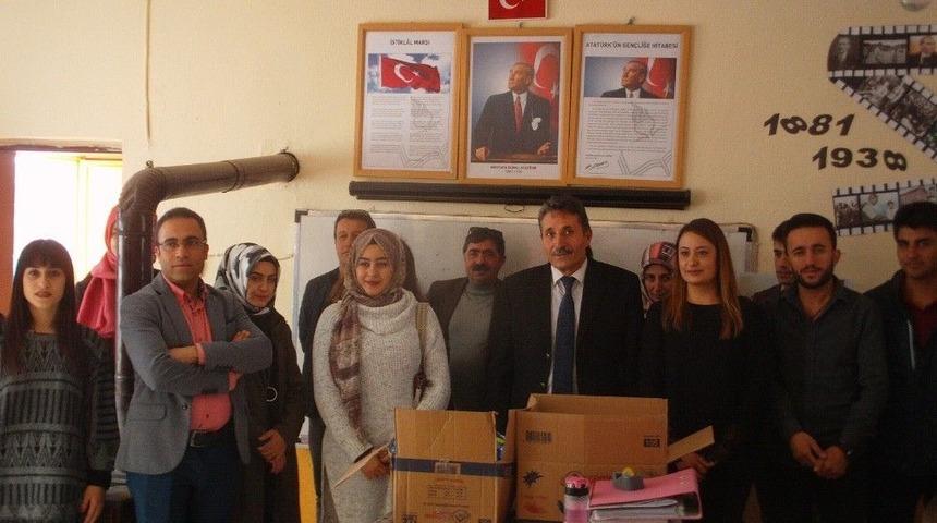 Kyk&rsquo;dan Kardeş Okula Kırtasiye Yardımı