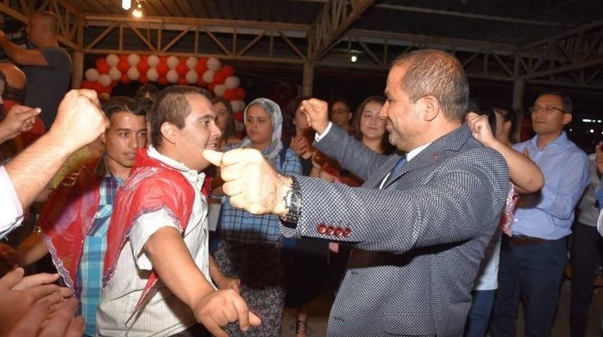 Alaşehir&rsquo;de Temsili Askerlik Yapacak Engelliler İ&ccedil;in Kına Gecesi