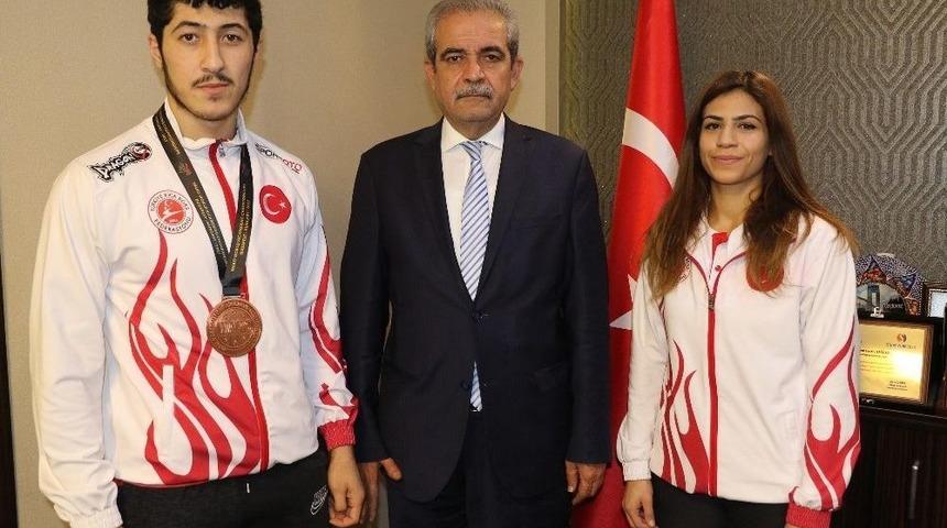 Şampiyon Sporcularından Demirkol&rsquo;a Ziyaret